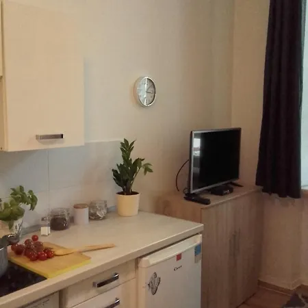 Mini Pomorska Апартаменты Лодзь